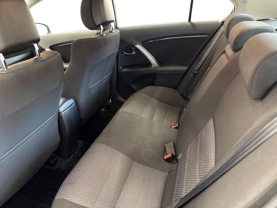TOYOTA Avensis 2013