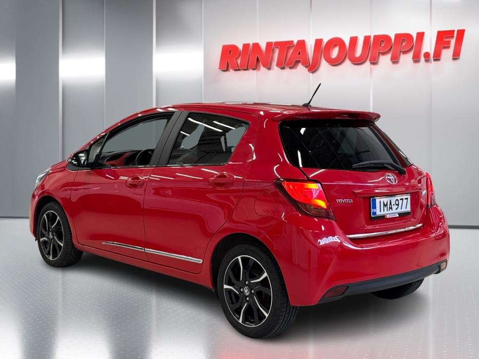 TOYOTA Yaris 2015