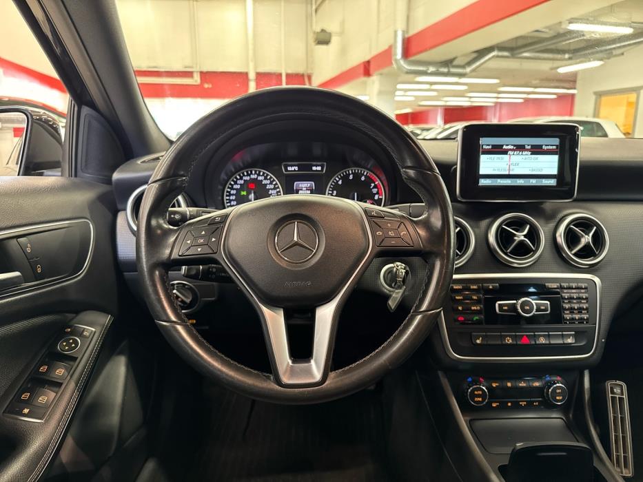 MERCEDES-BENZ A 2015