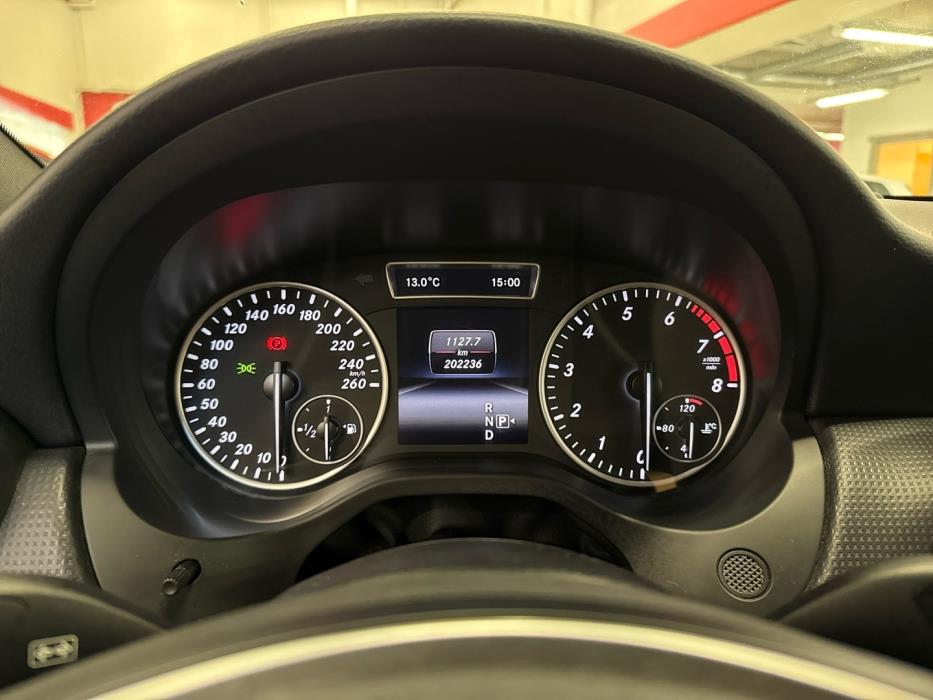MERCEDES-BENZ A 2015