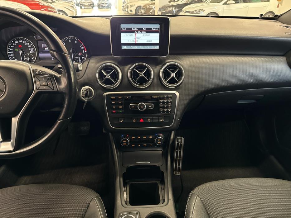 MERCEDES-BENZ A 2015