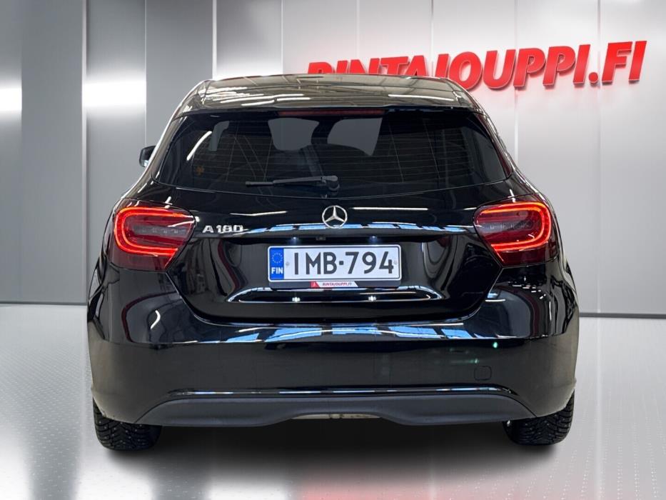 MERCEDES-BENZ A 2015