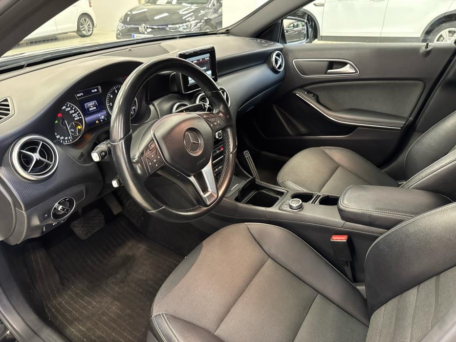 MERCEDES-BENZ A 2015