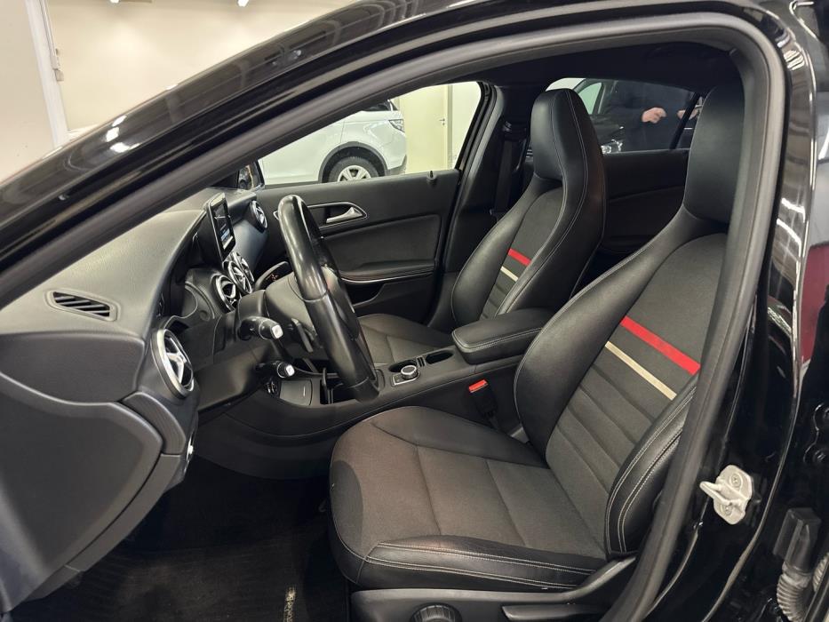 MERCEDES-BENZ A 2015
