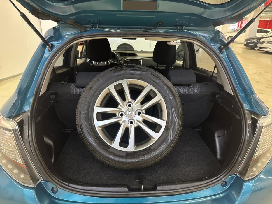 TOYOTA Yaris 2014