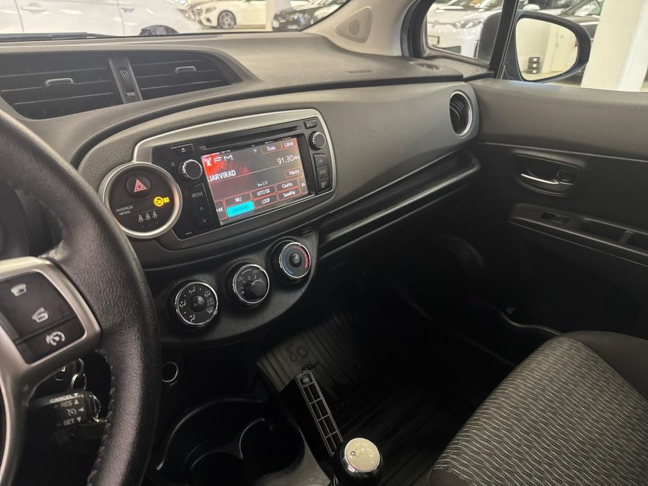 TOYOTA Yaris 2014