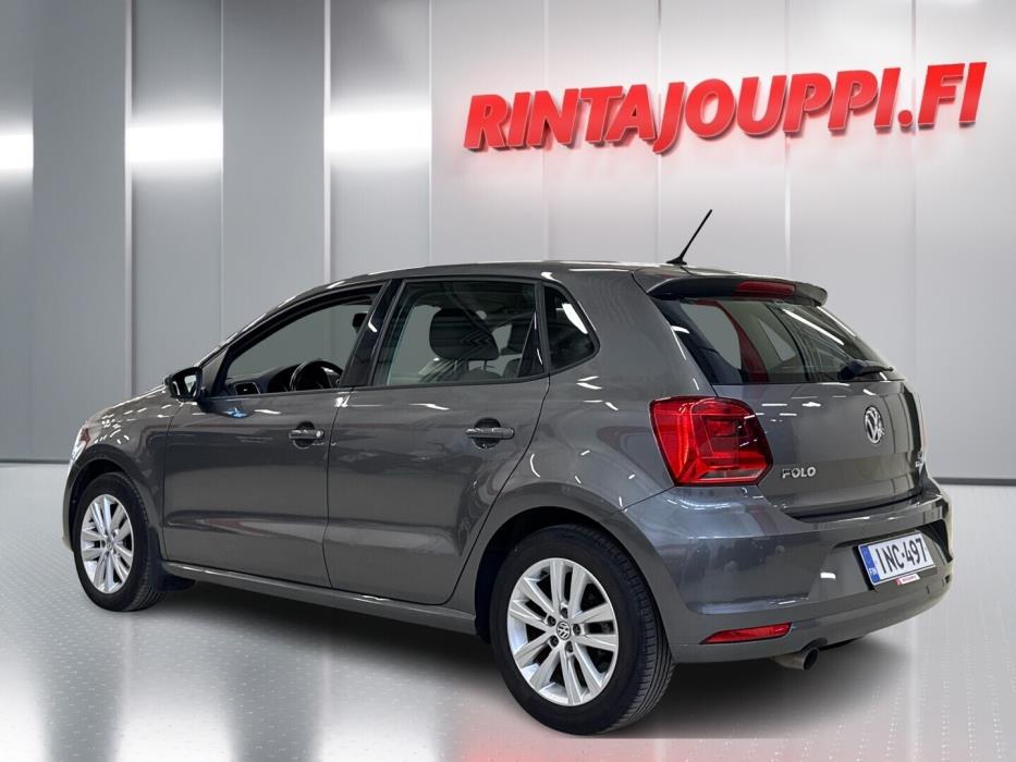 VOLKSWAGEN Polo 2015