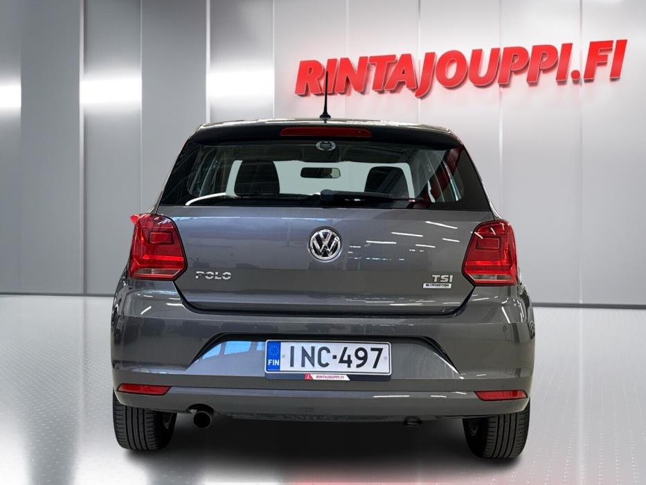 VOLKSWAGEN Polo 2015