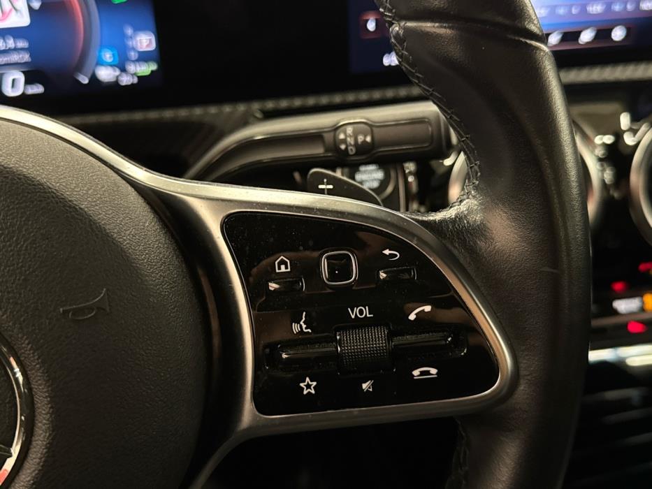 MERCEDES-BENZ A 2021