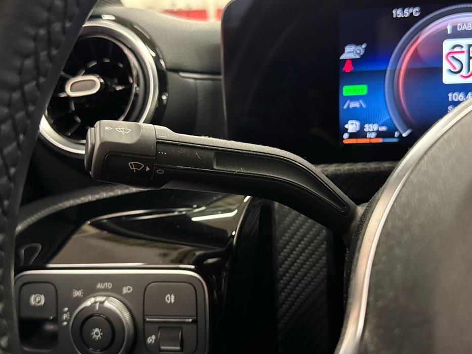 MERCEDES-BENZ A 2021