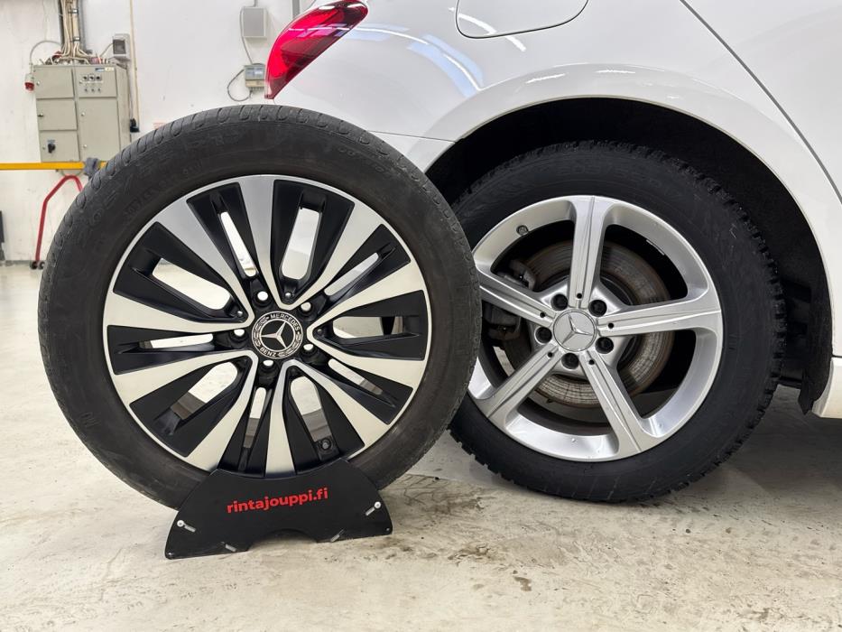 MERCEDES-BENZ A 2021