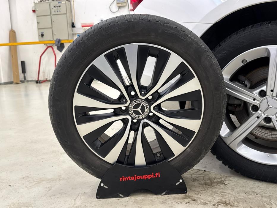 MERCEDES-BENZ A 2021