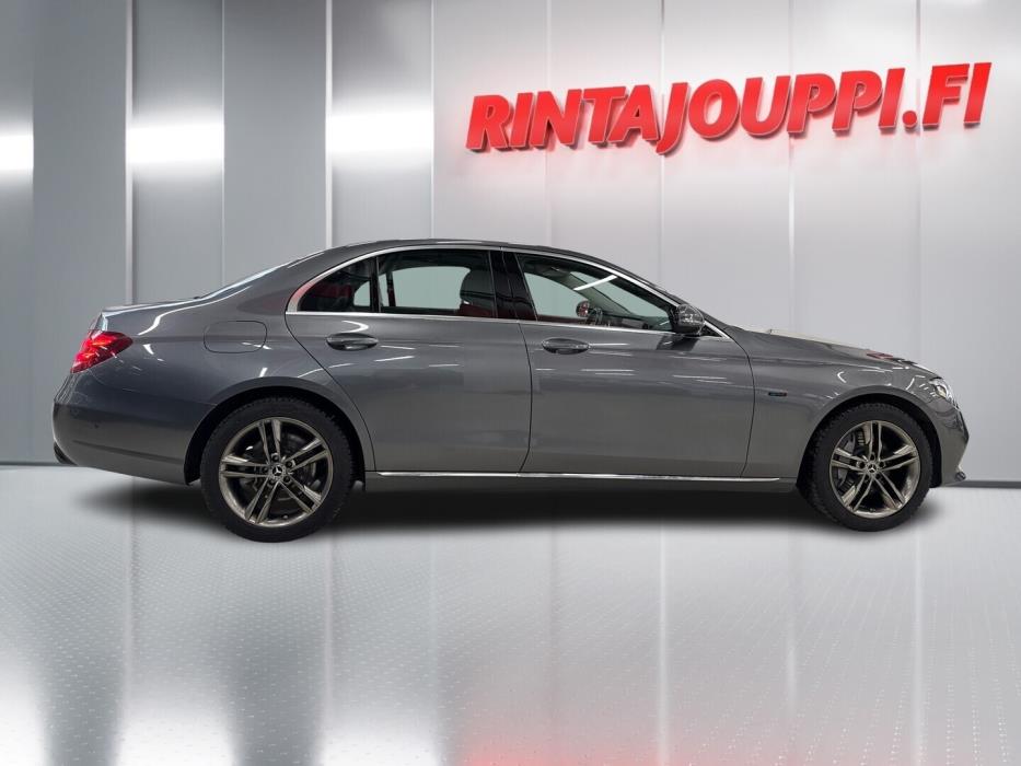 MERCEDES-BENZ E 2020