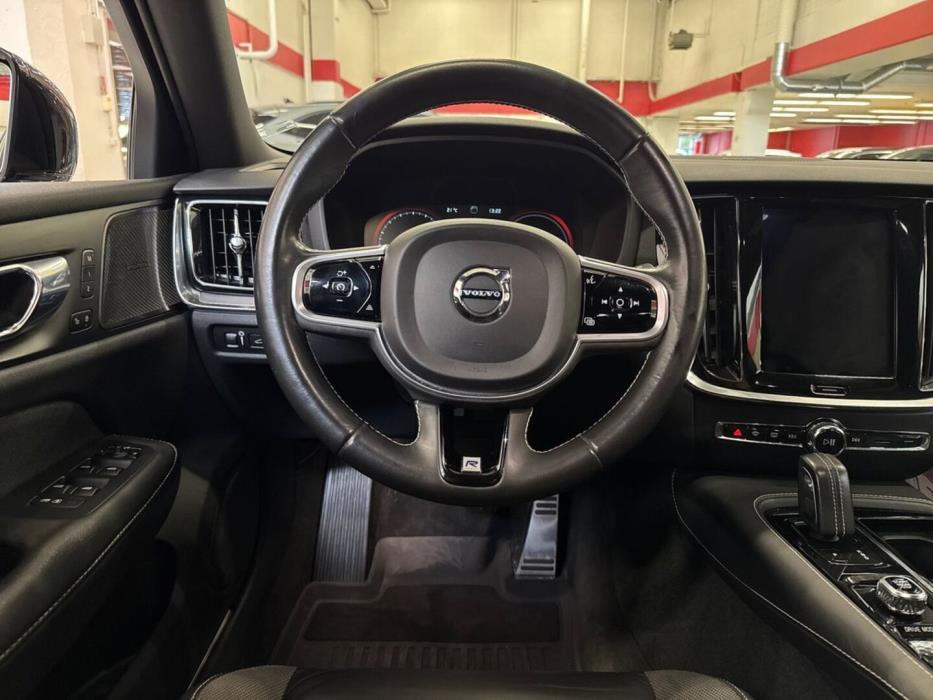 VOLVO V60 2020