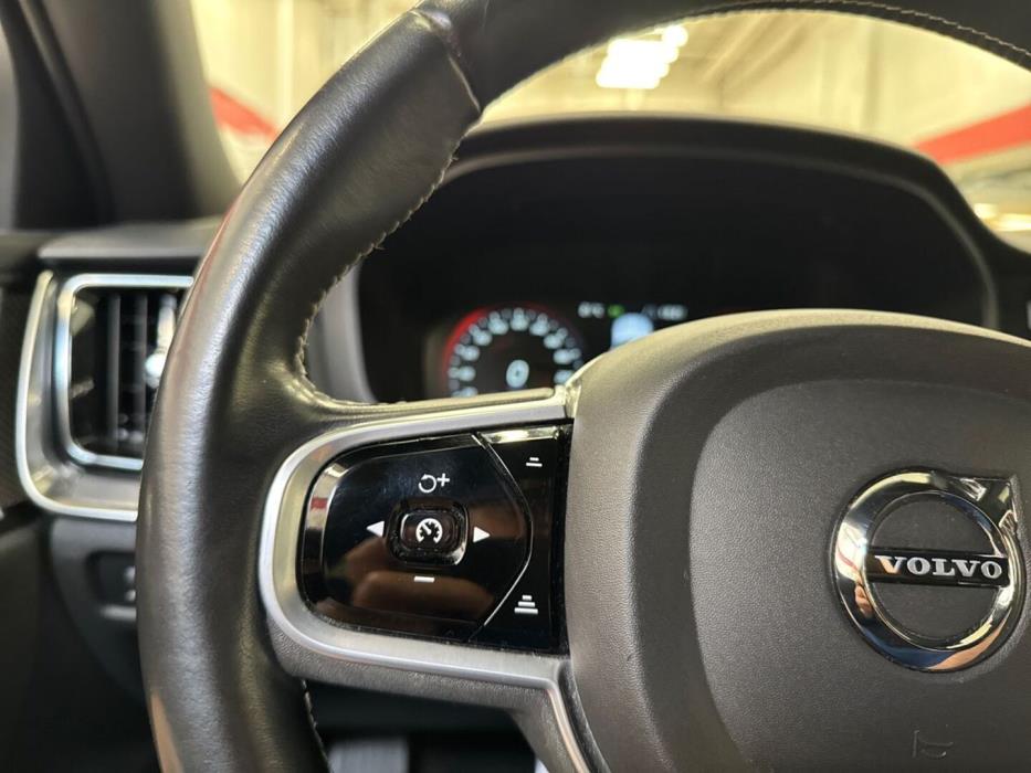 VOLVO V60 2020