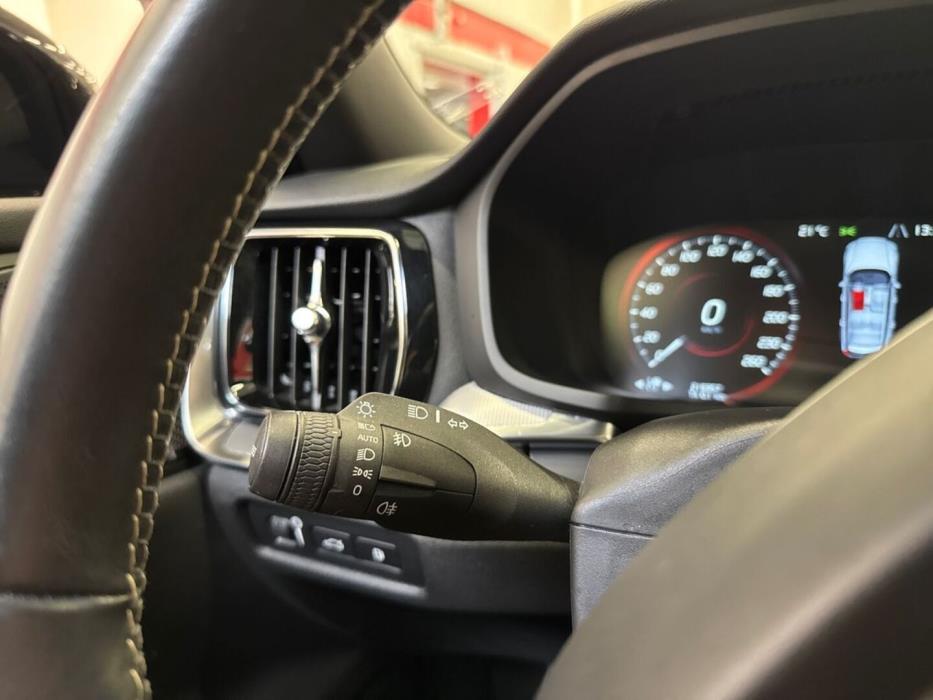 VOLVO V60 2020