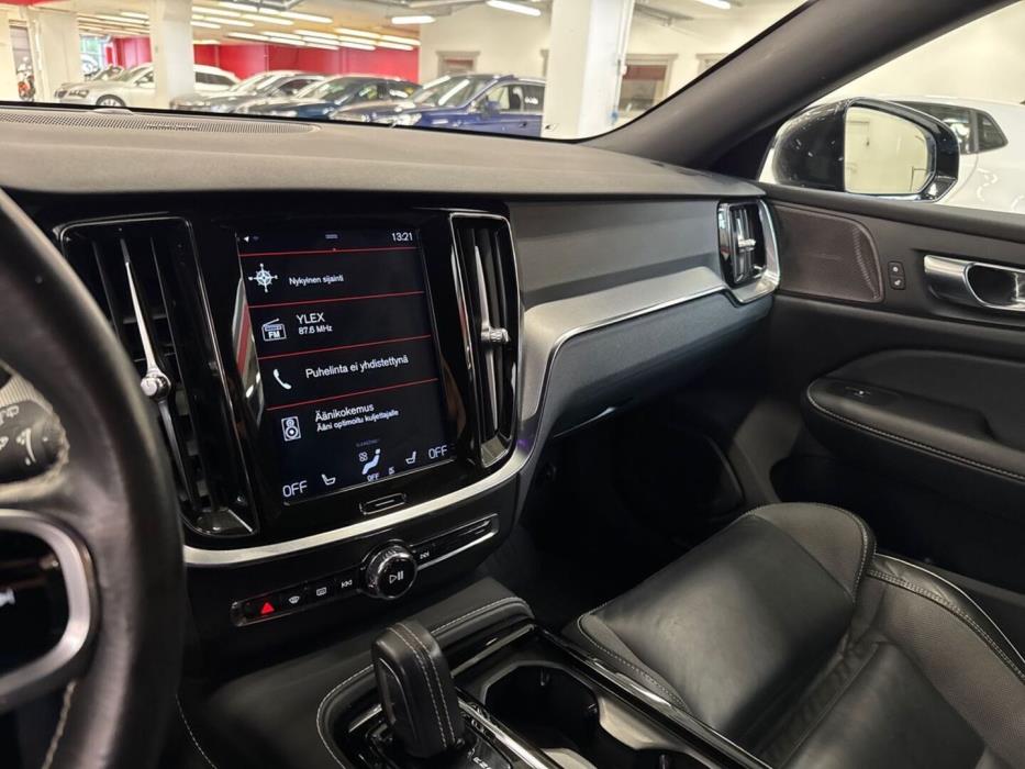 VOLVO V60 2020