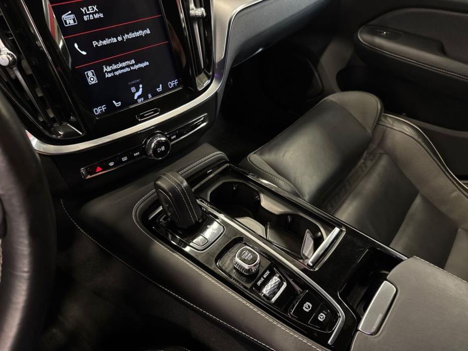 VOLVO V60 2020