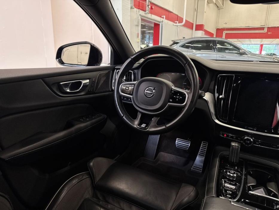 VOLVO V60 2020