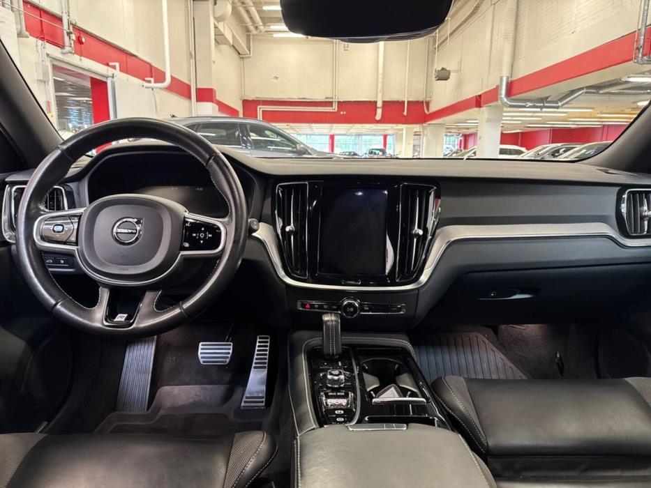 VOLVO V60 2020