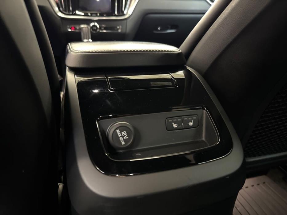 VOLVO V60 2020