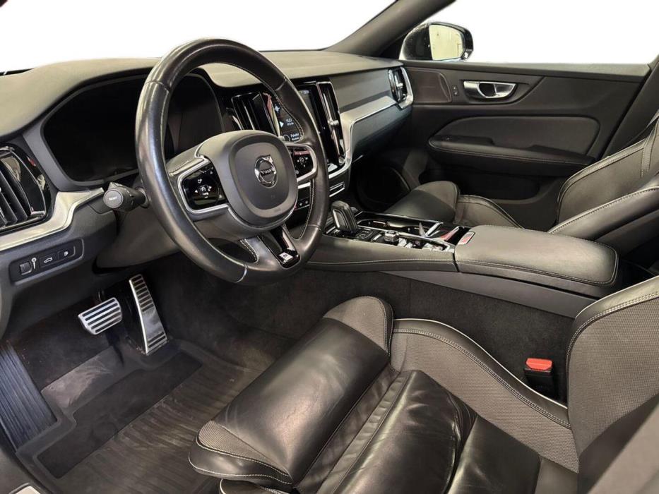 VOLVO V60 2020