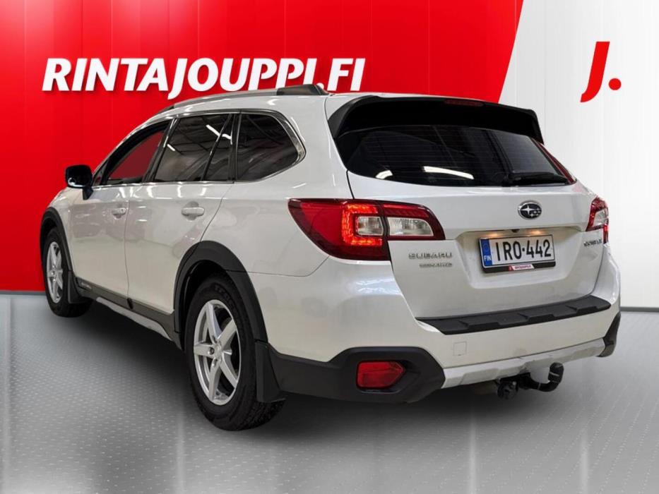 SUBARU Outback 2016