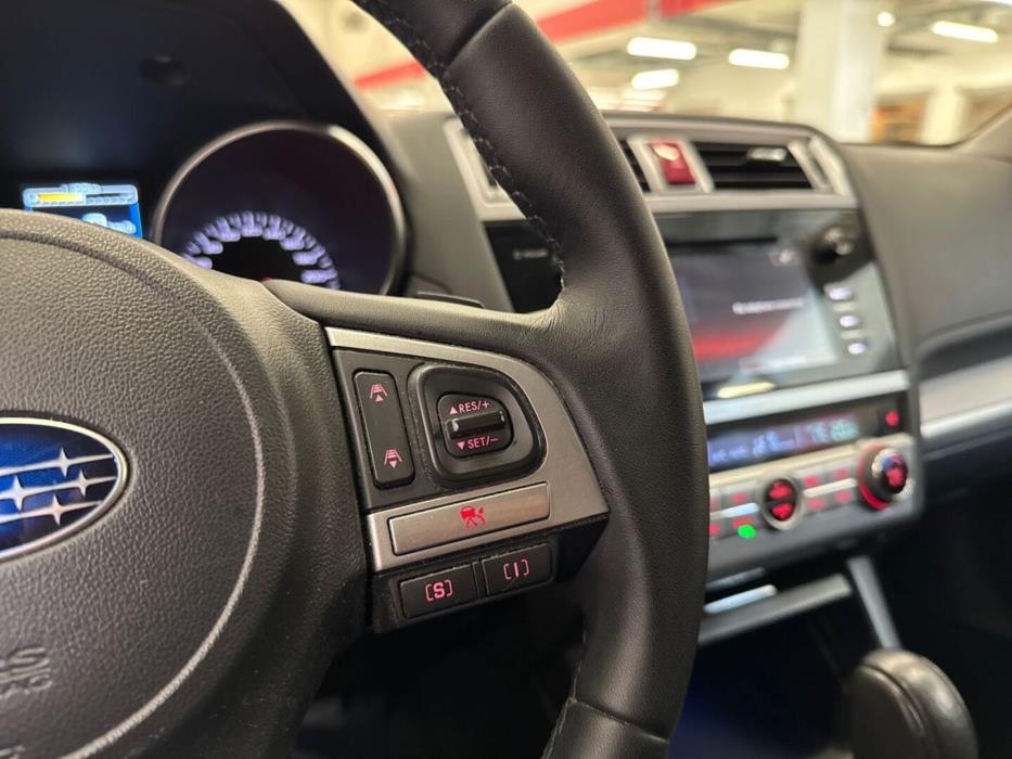 SUBARU Outback 2016