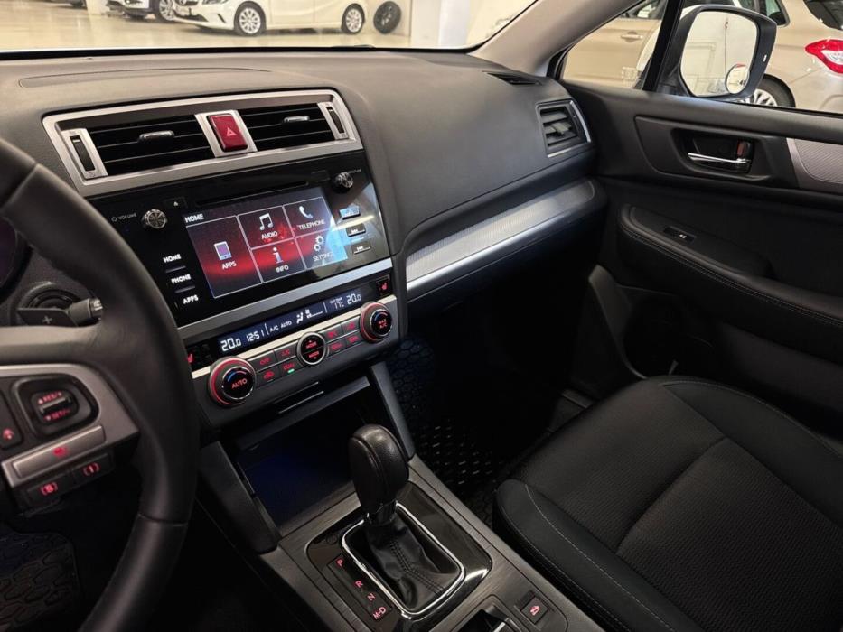 SUBARU Outback 2016