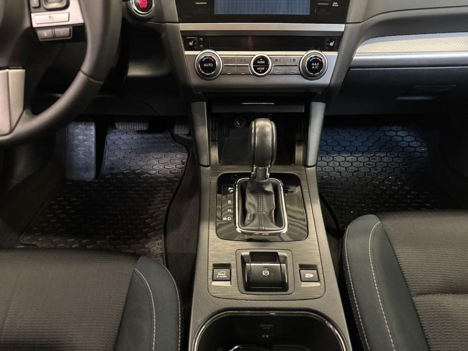 SUBARU Outback 2016