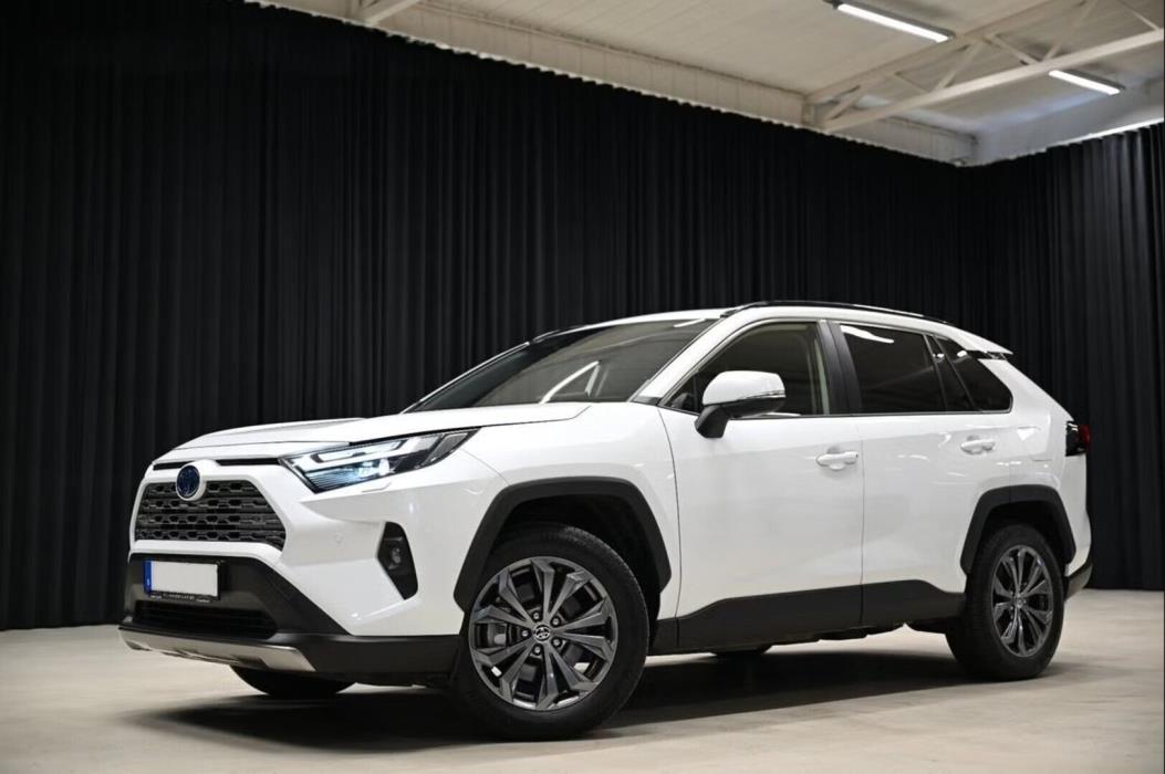 TOYOTA RAV4 2025