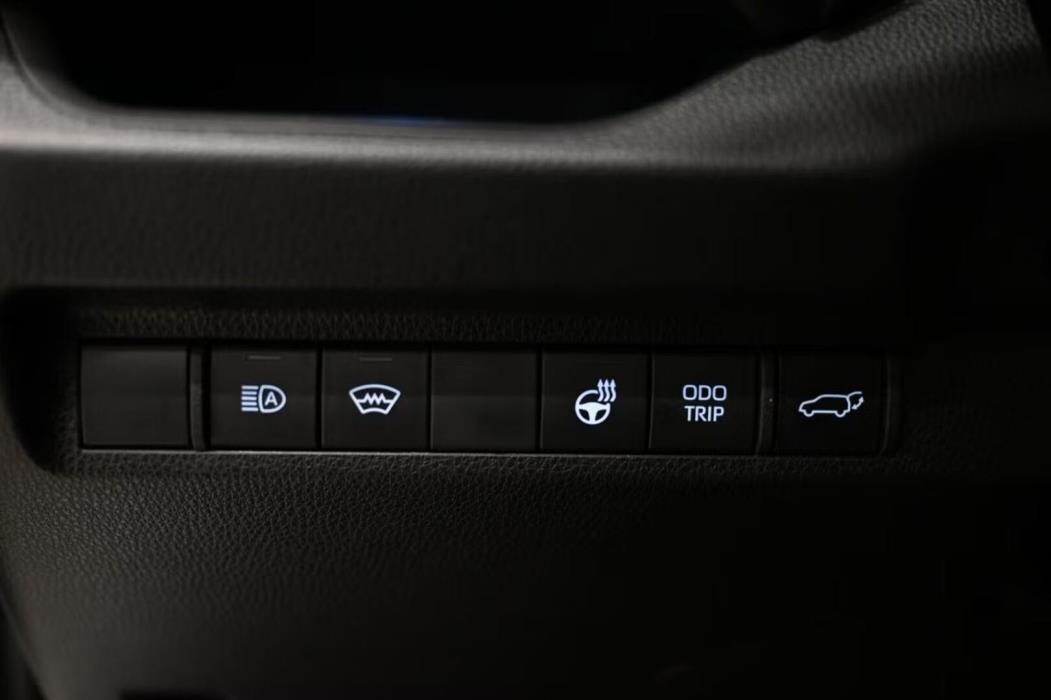 TOYOTA RAV4 2025