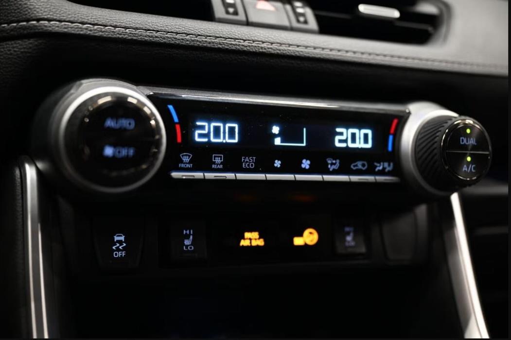 TOYOTA RAV4 2025