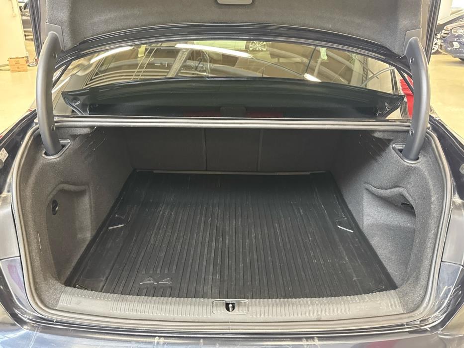 AUDI A4 2016