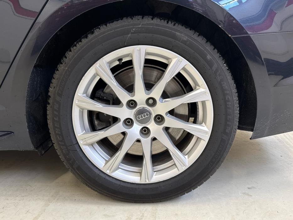 AUDI A4 2016