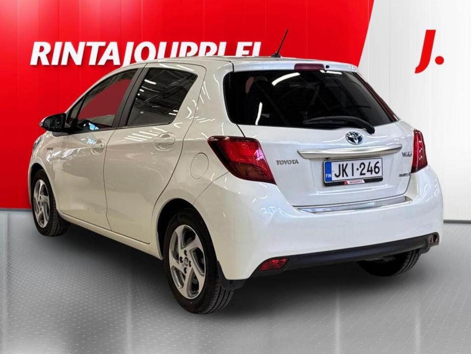 TOYOTA Yaris 2016