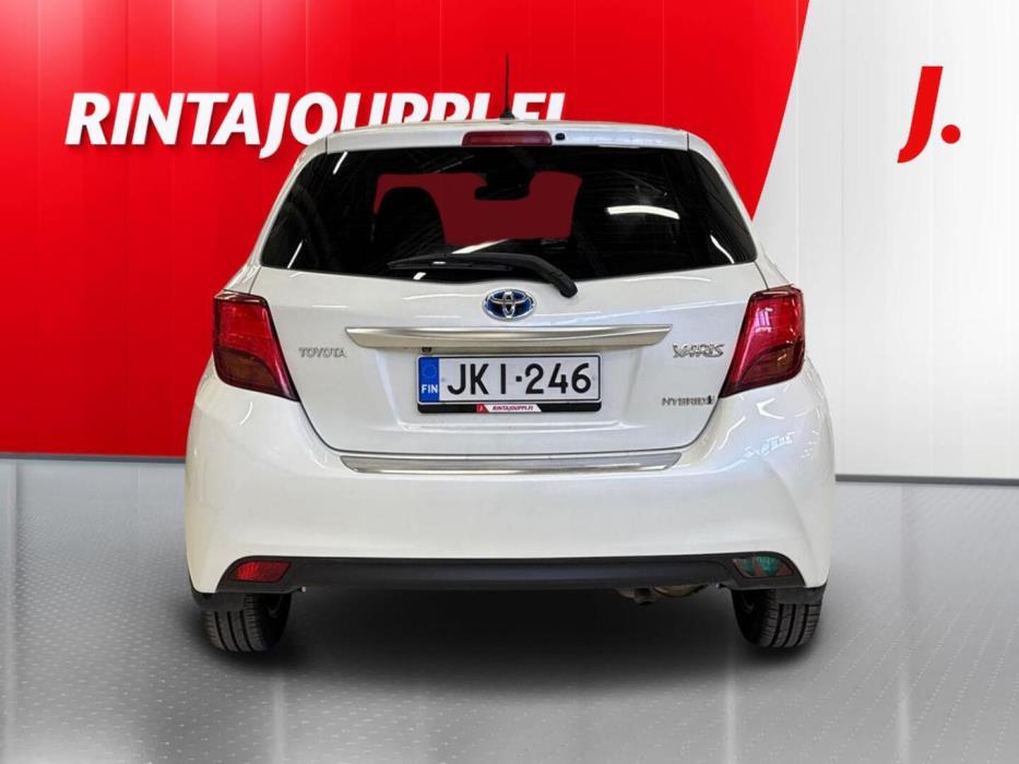 TOYOTA Yaris 2016