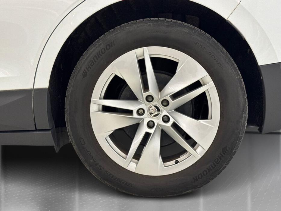 SKODA Enyaq 2023
