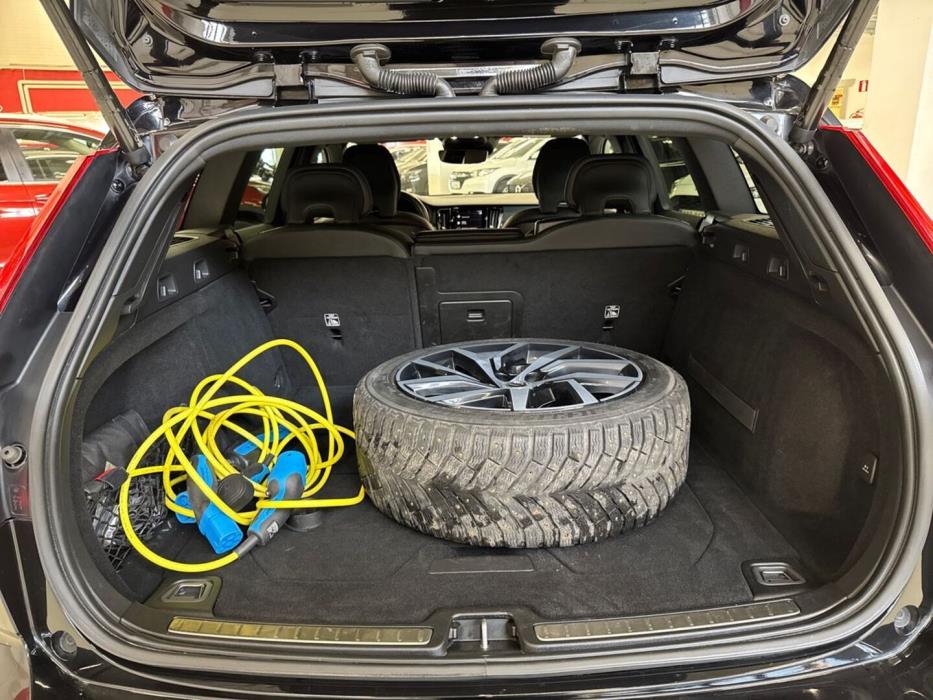 VOLVO V60 2020