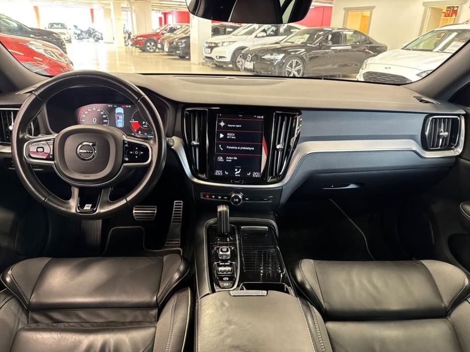 VOLVO V60 2020