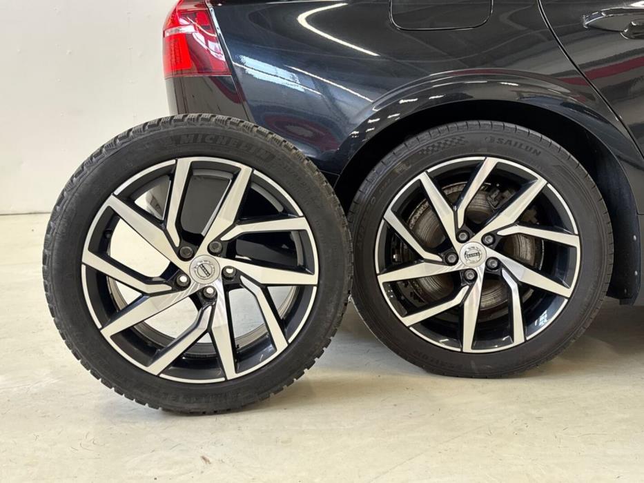 VOLVO V60 2020