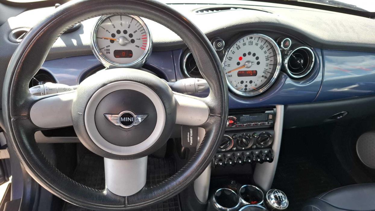 MINI Cooper 2004