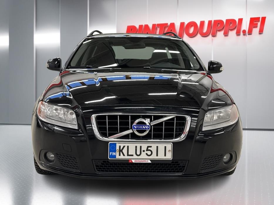 VOLVO V70 2011