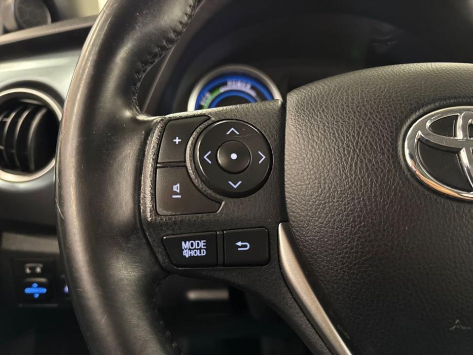 TOYOTA Auris 2014