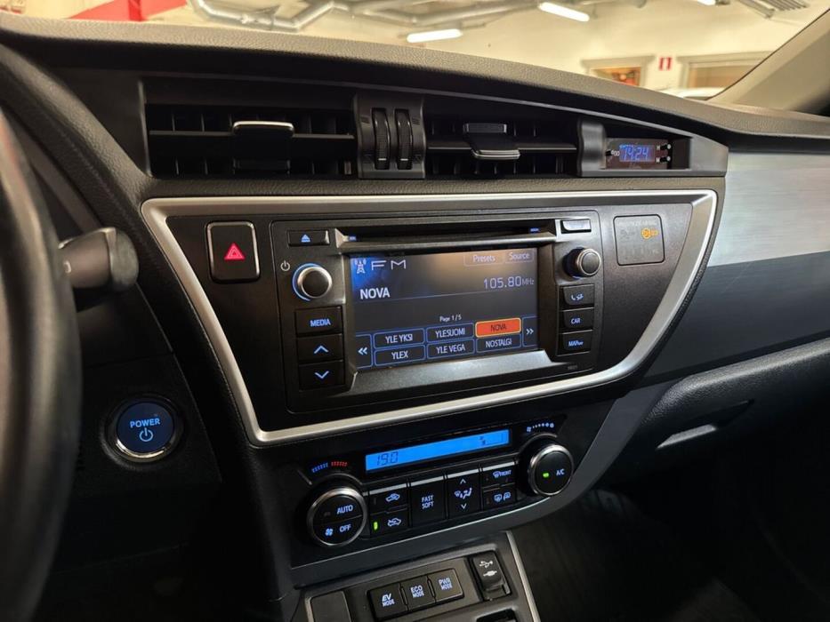 TOYOTA Auris 2014