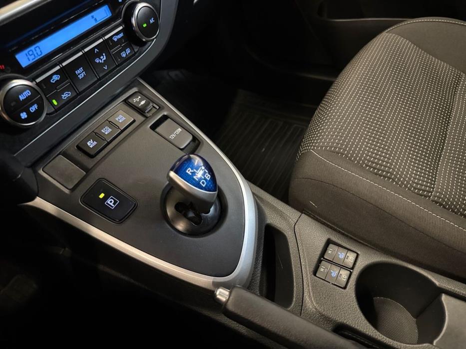 TOYOTA Auris 2014