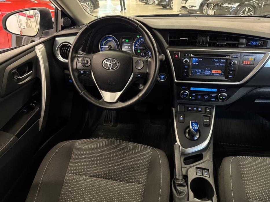 TOYOTA Auris 2014