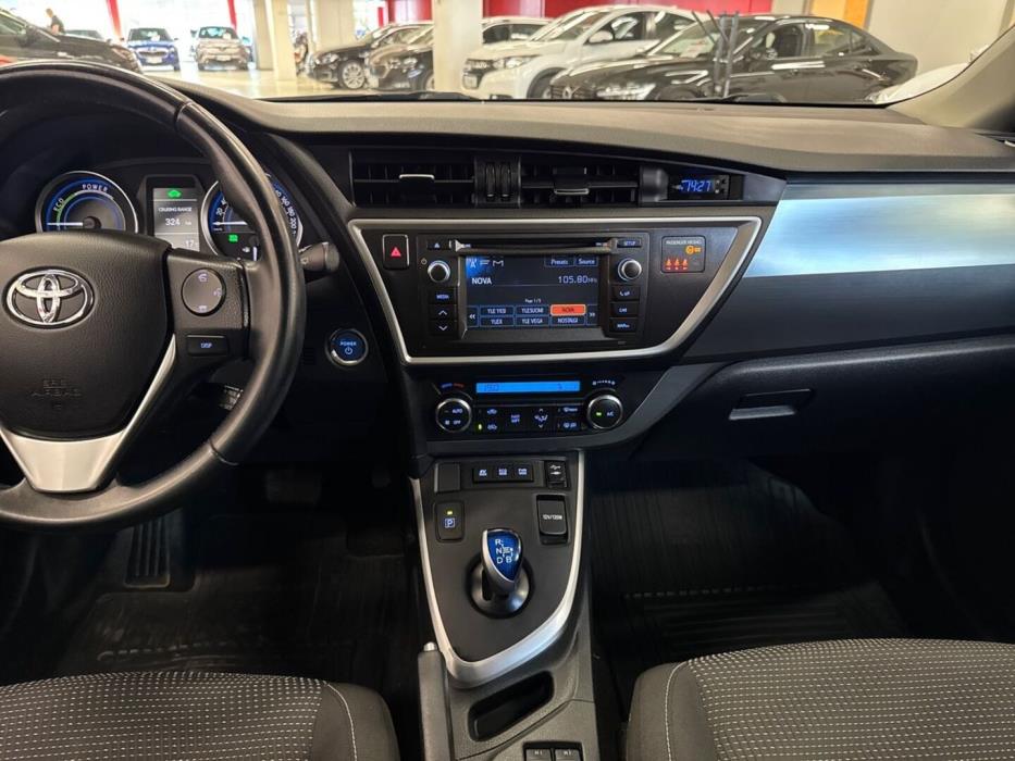 TOYOTA Auris 2014