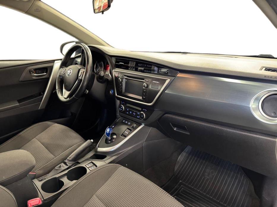 TOYOTA Auris 2014