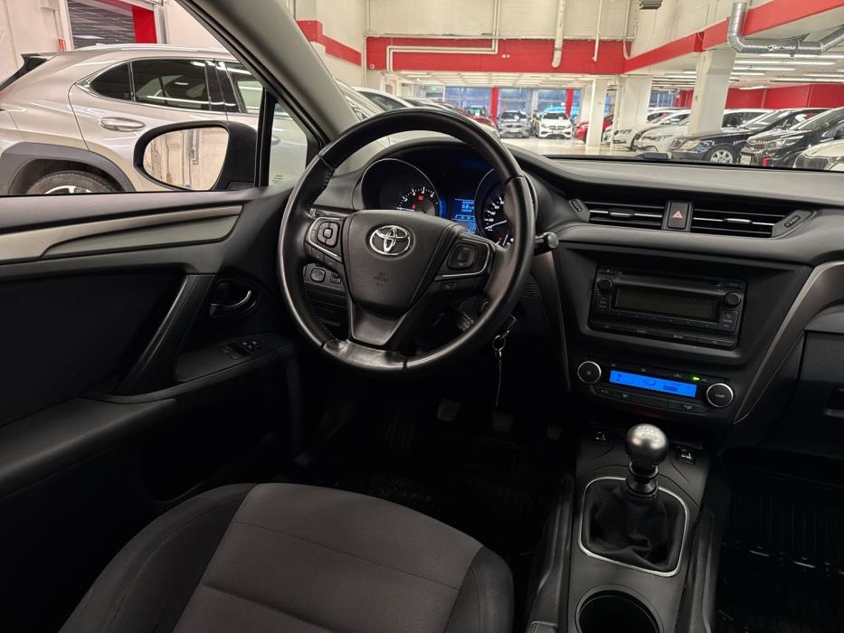 TOYOTA Avensis 2016